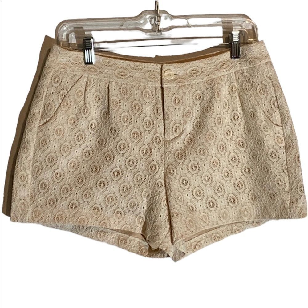 LC Lauren Conrad Women's Lace Floral Flat Front Chino Shorts Nude Tan Size 6